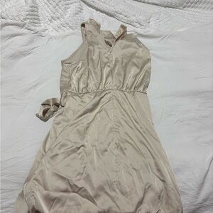 Elegant Beige Sleeveless Dress